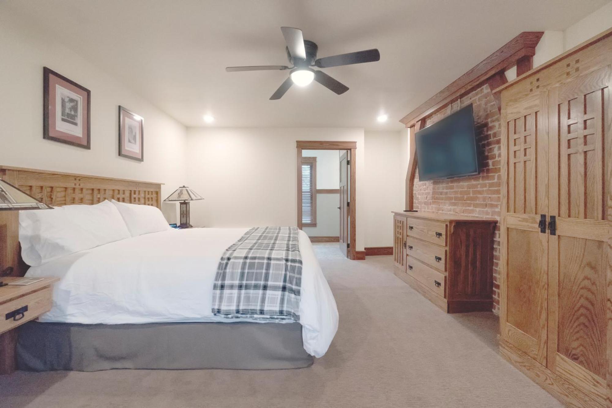 Main Street Inn Vermillion Екстериор снимка