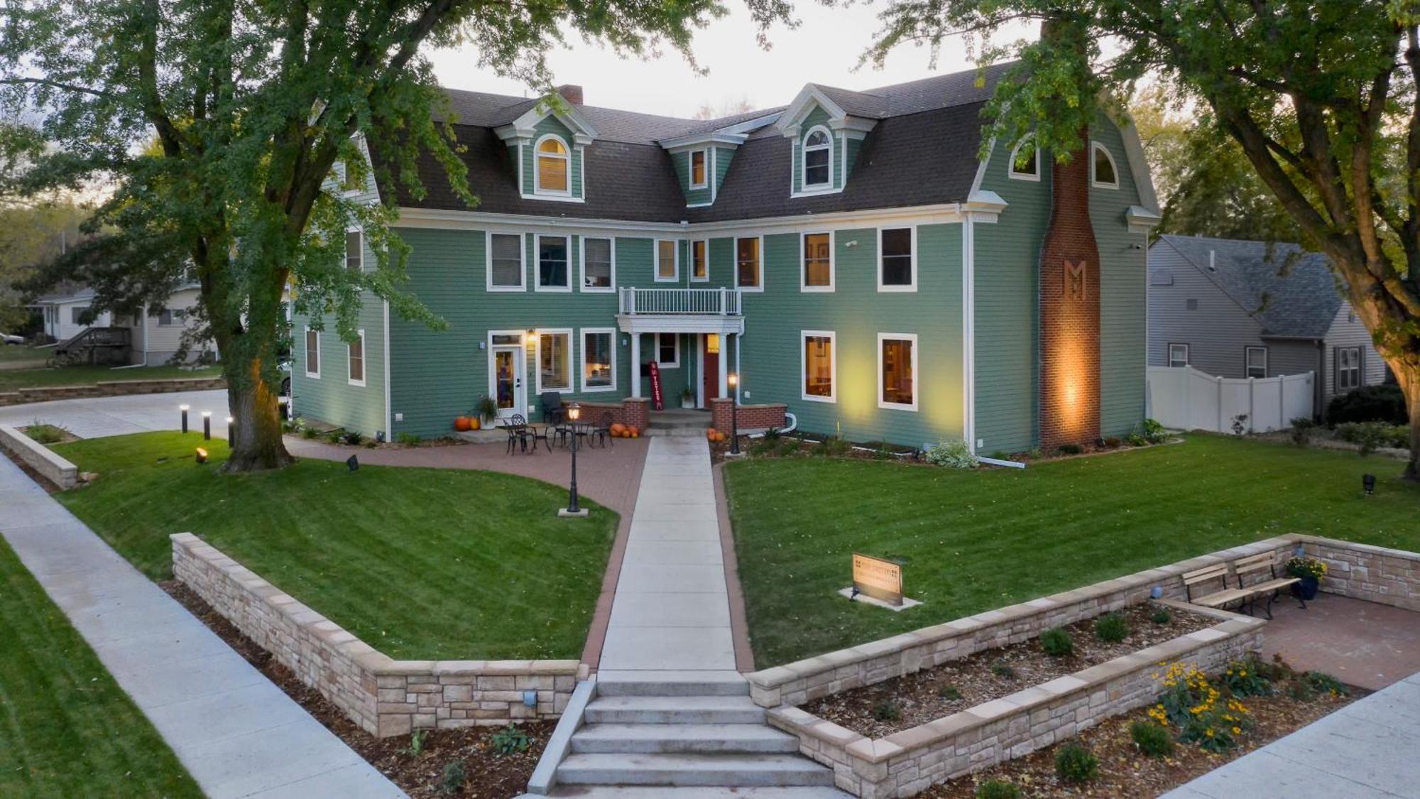 Main Street Inn Vermillion Екстериор снимка